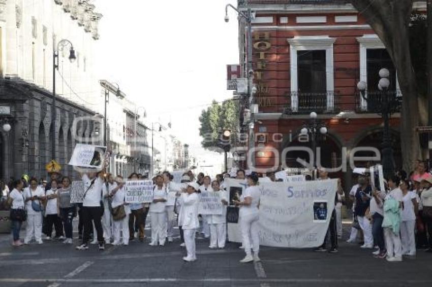 MANIFESTACIÓN . IMSS