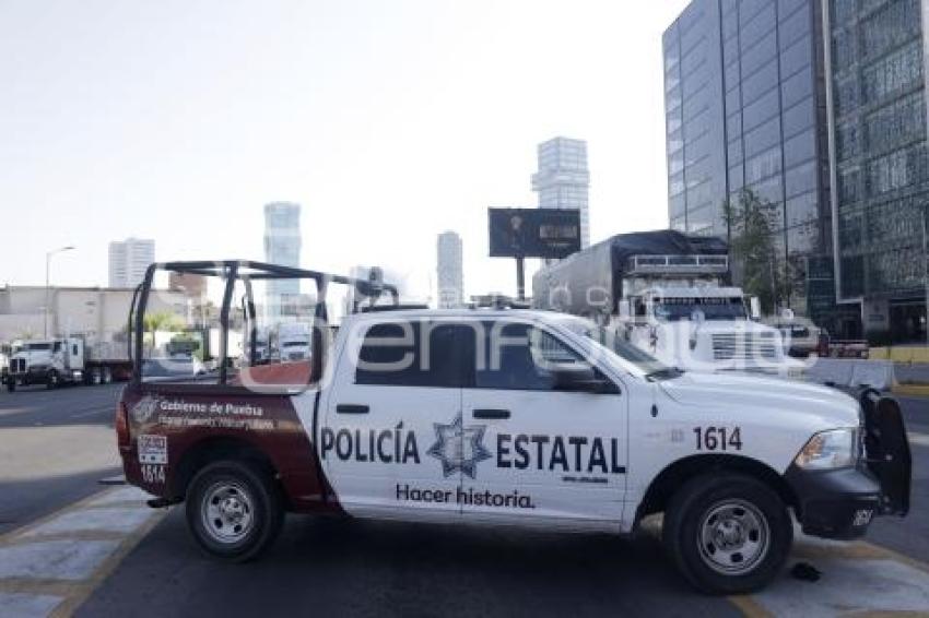 VÍA ATLIXCÁYOTL . CASETA CERRADA