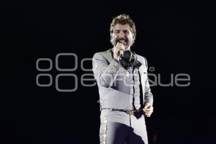 CONCIERTO . ALEJANDRO FERNÁNDEZ