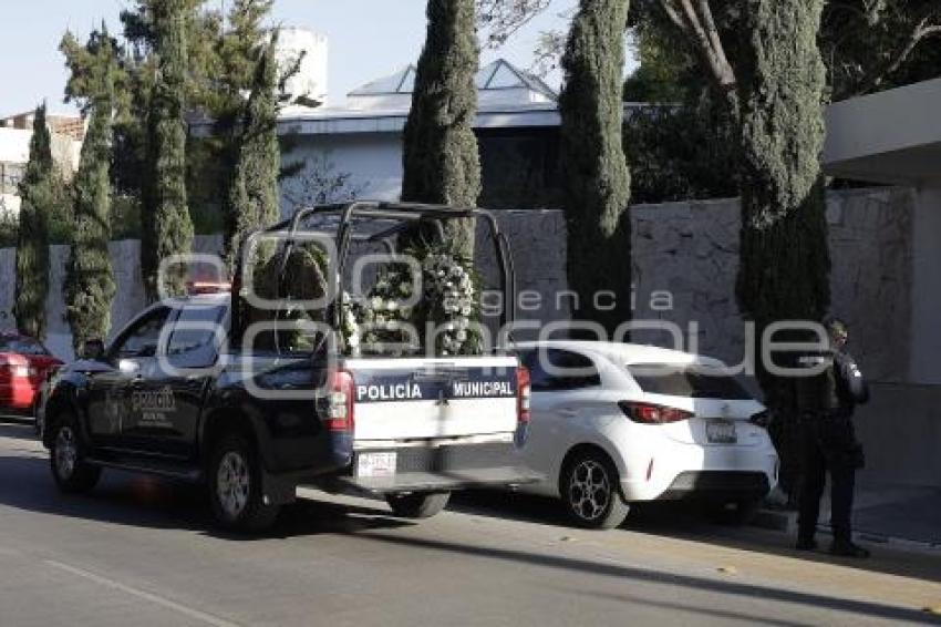 HOMENAJE . POLICÍAS