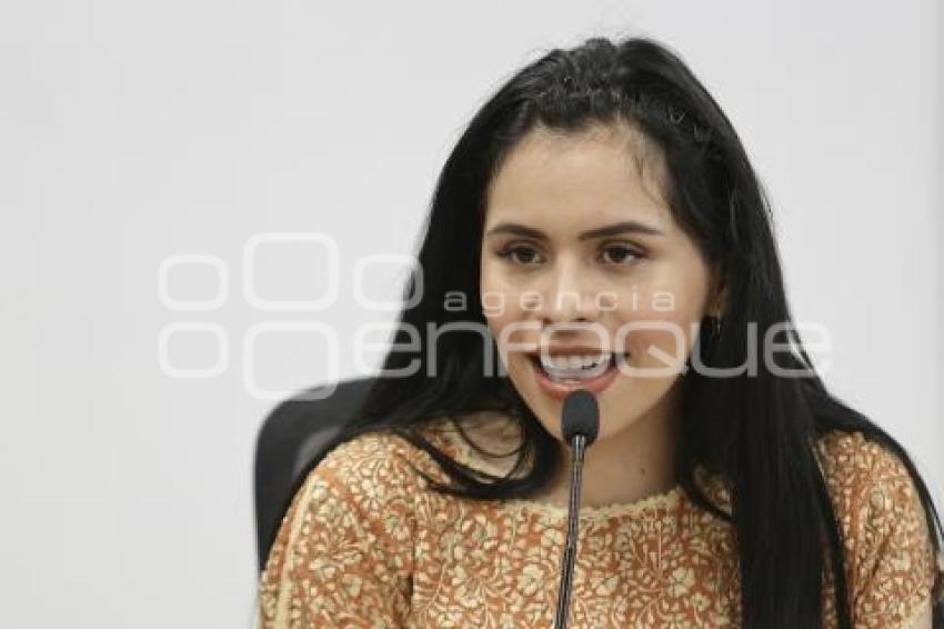 KATHYA SÁNCHEZ