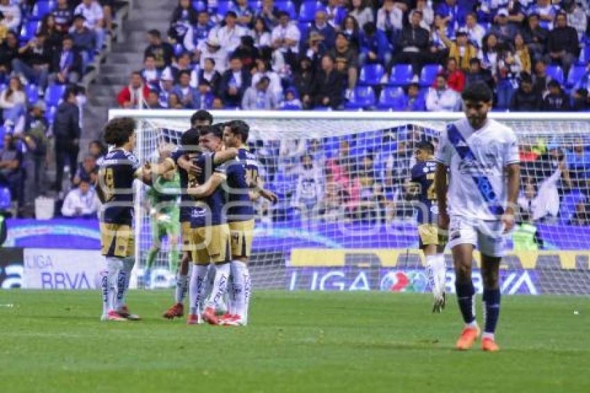 FÚTBOL . CLUB PUEBLA VS PUMAS