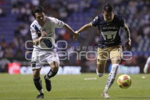 FÚTBOL . CLUB PUEBLA VS PUMAS