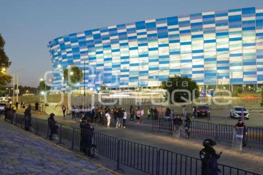 FÚTBOL . CLUB PUEBLA VS PUMAS