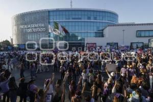 8M . MEGA MARCHA