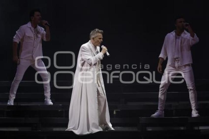 CONCIERTO . MIGUEL BOSÉ