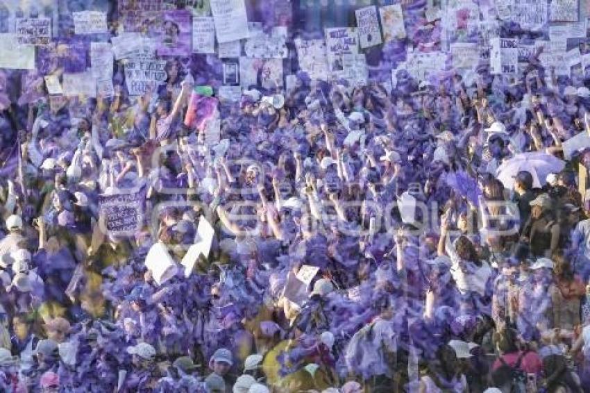 8M . MEGA MARCHA