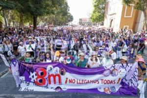 8M . MEGA MARCHA
