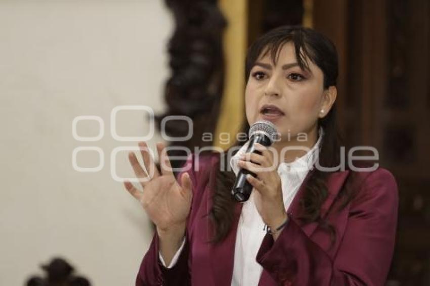 CLAUDIA RIVERA