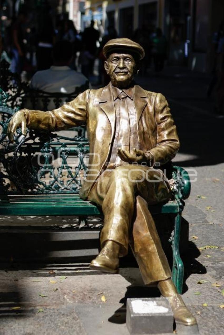 ESTATUAS CORREDOR 5 DE MAYO