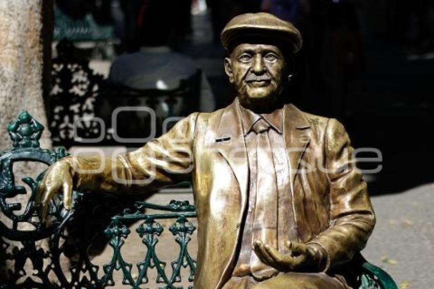 ESTATUAS CORREDOR 5 DE MAYO