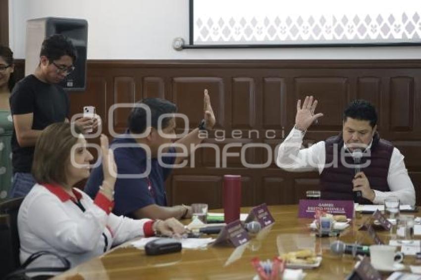 REGIDORES . COMISIÓN DE GOBERNACIÓN