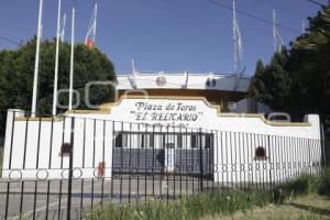 PLAZA DE TOROS . EL RELICARIO