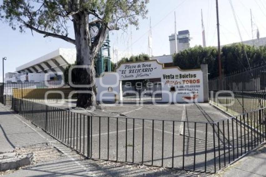 PLAZA DE TOROS . EL RELICARIO