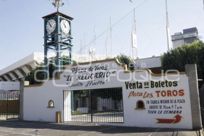 PLAZA DE TOROS . EL RELICARIO