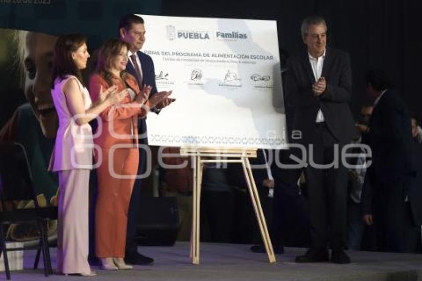 GOBIERNO DEL ESTADO . DESAYUNOS CALIENTES