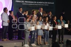 GOBIERNO DEL ESTADO . DESAYUNOS CALIENTES