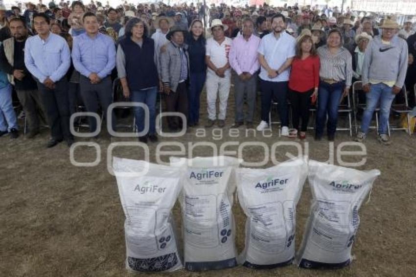 SAN ANDRÉS CHOLULA . ENTREGA FERTILIZANTE