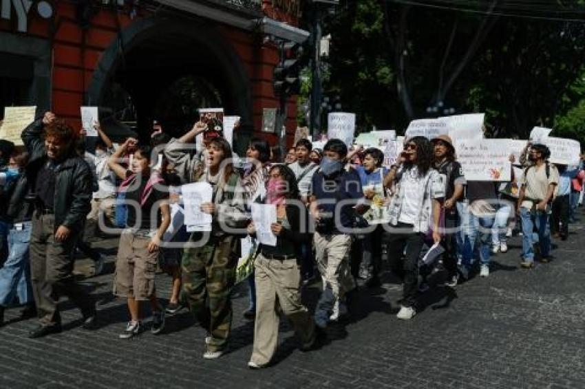 MANIFESTACIÓN ESTUDIANTES