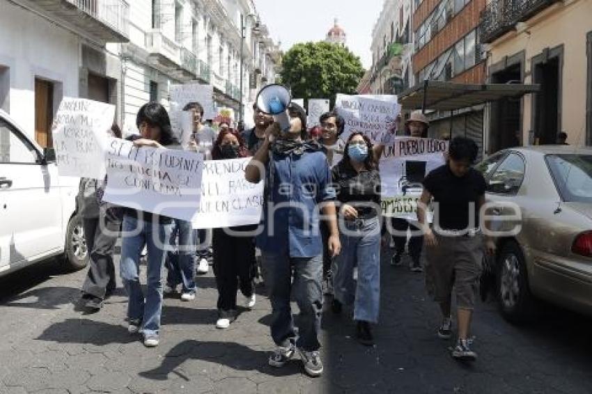 MANIFESTACIÓN ESTUDIANTES