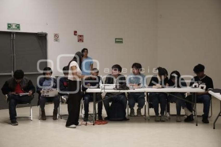 BUAP . MESAS DE DIÁLOGO