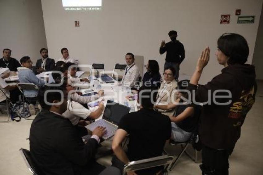 BUAP . MESAS DE DIÁLOGO