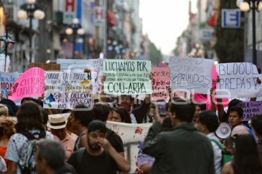 MANIFESTACIÓN ESTUDIANTES BUAP