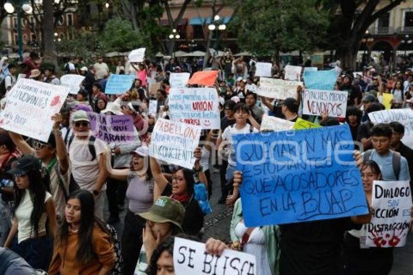 MANIFESTACIÓN ESTUDIANTES BUAP