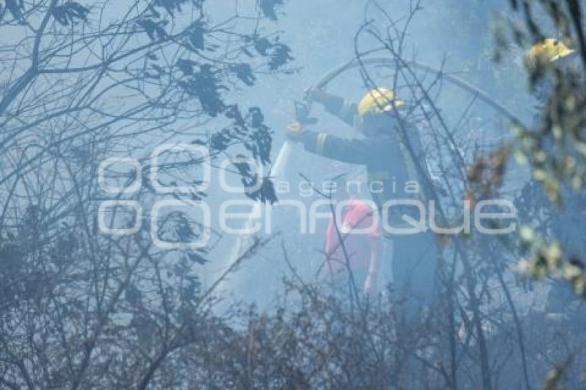 TLAXCALA . INCENDIO TIRADERO DE LLANTAS