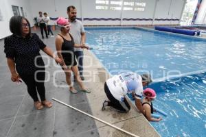 AYUNTAMIENTO . NATACIÓN PARA CIEGOS