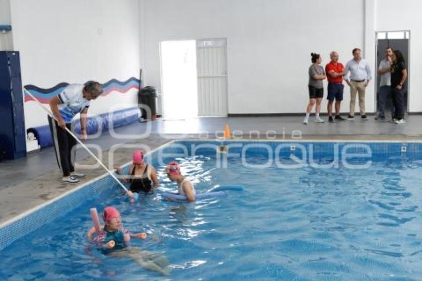 AYUNTAMIENTO . NATACIÓN PARA CIEGOS