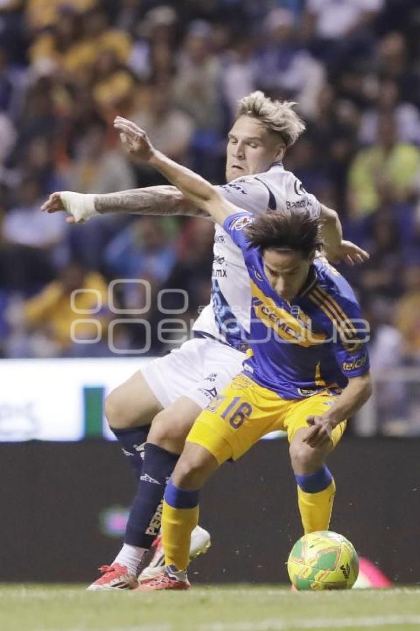 FÚTBOL . CLUB PUEBLA VS TIGRES