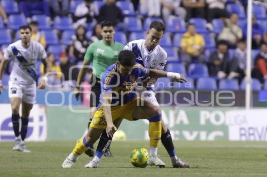 FÚTBOL . CLUB PUEBLA VS TIGRES