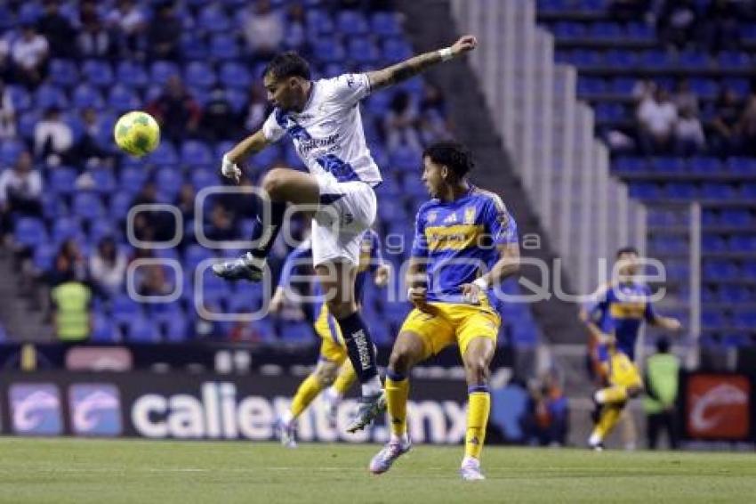 FÚTBOL . CLUB PUEBLA VS TIGRES