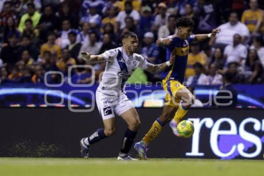 FÚTBOL . CLUB PUEBLA VS TIGRES