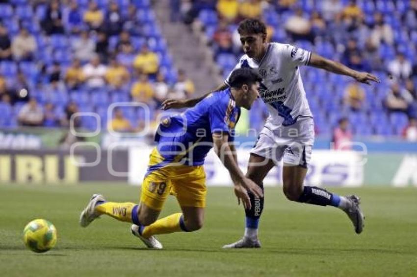 FÚTBOL . CLUB PUEBLA VS TIGRES