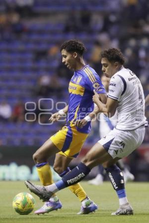 FÚTBOL . CLUB PUEBLA VS TIGRES