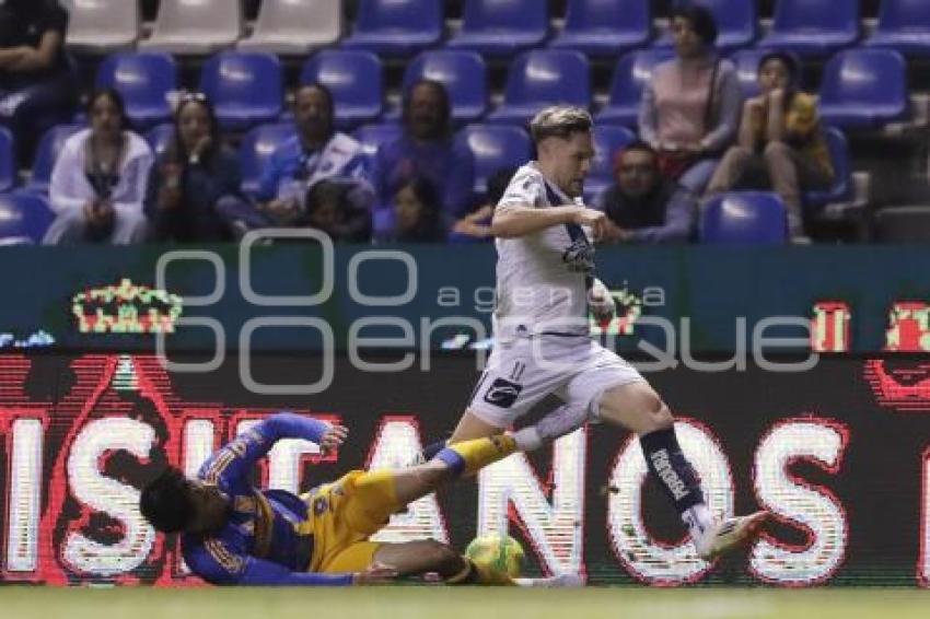 FÚTBOL . CLUB PUEBLA VS TIGRES