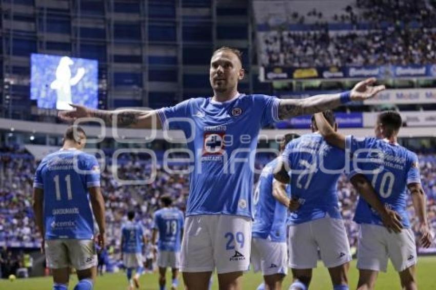 FÚTBOL . CRUZ AZUL VS PUMAS
