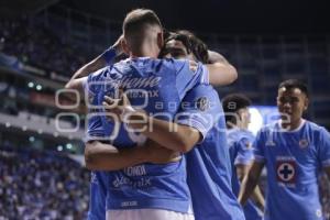 FÚTBOL . CRUZ AZUL VS PUMAS