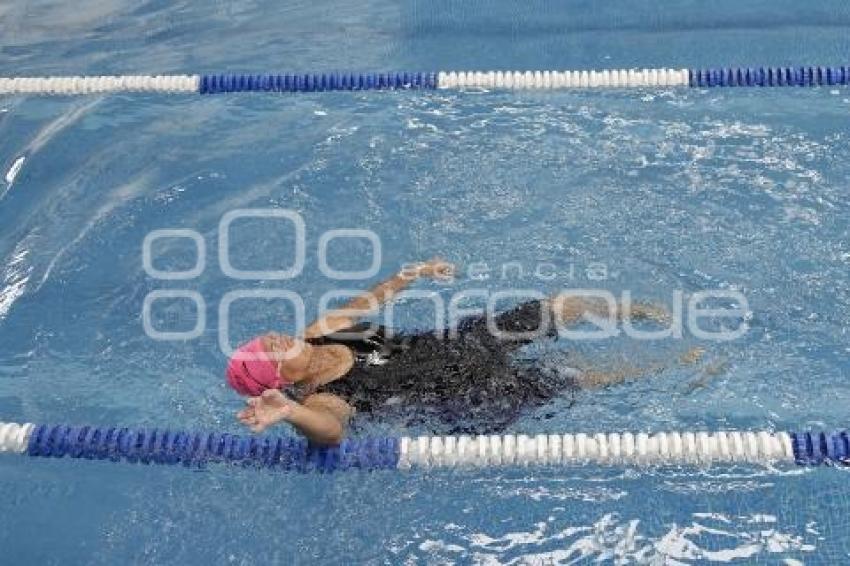 NATACIÓN PARA CIEGOS