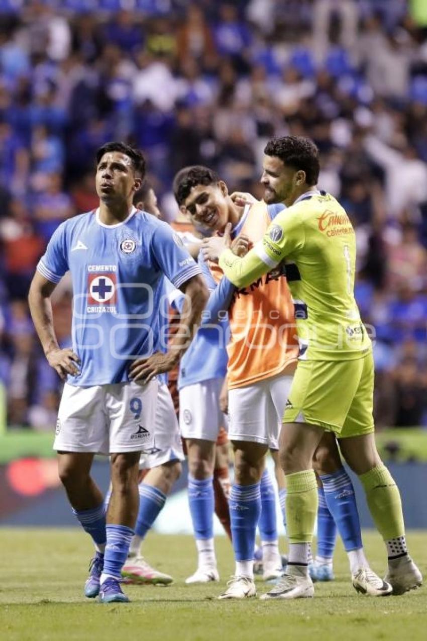 FÚTBOL . CRUZ AZUL VS PUMAS
