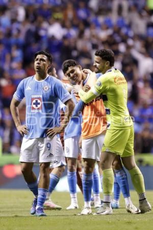 FÚTBOL . CRUZ AZUL VS PUMAS