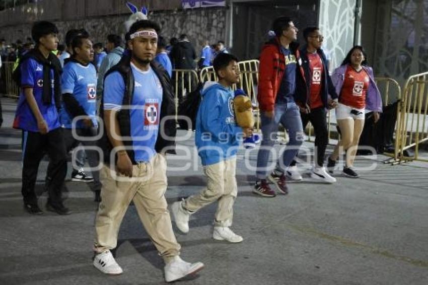 FÚTBOL . CRUZ AZUL VS PUMAS
