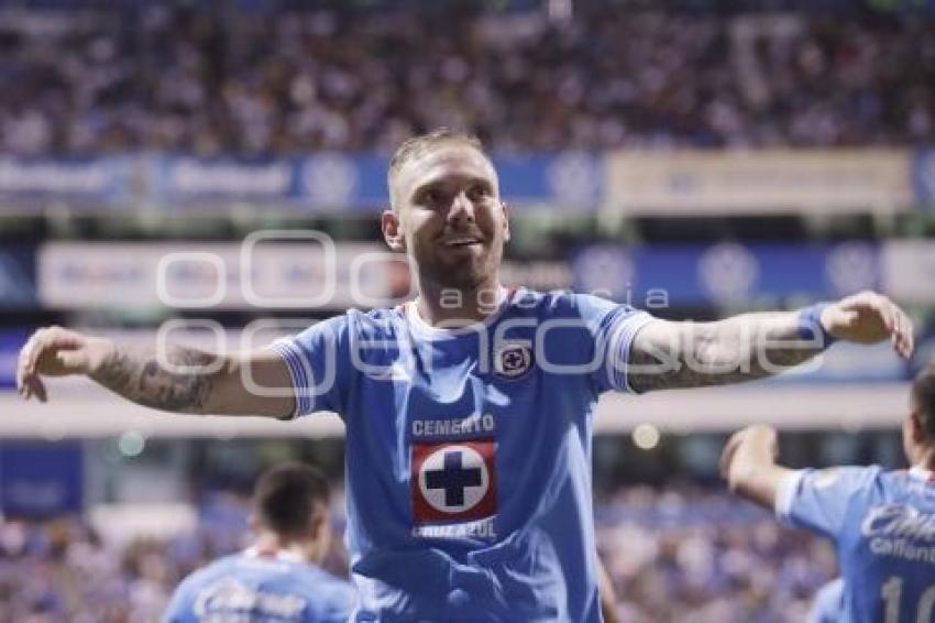 FÚTBOL . CRUZ AZUL VS PUMAS