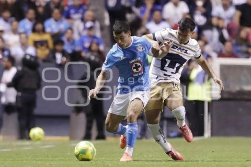 FÚTBOL . CRUZ AZUL VS PUMAS