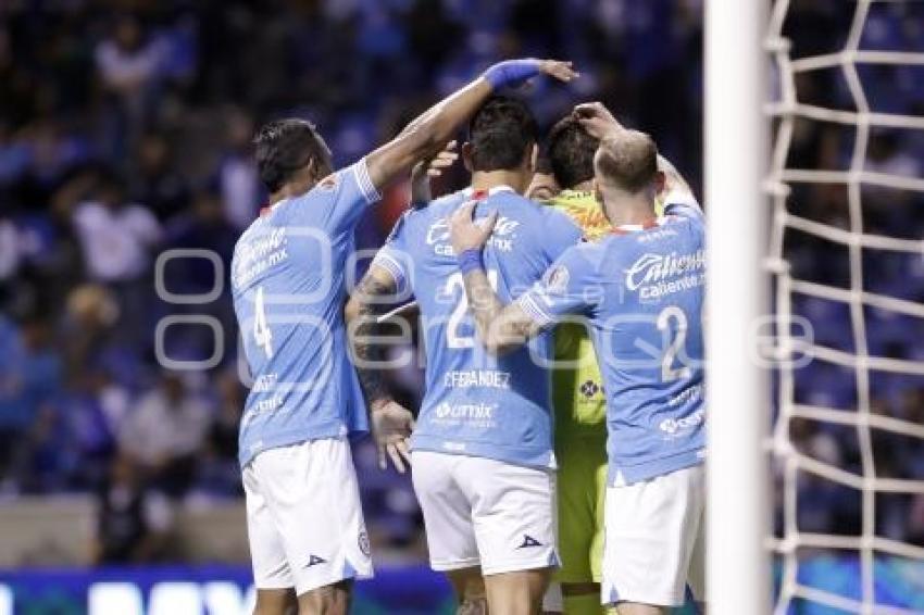 FÚTBOL . CRUZ AZUL VS PUMAS