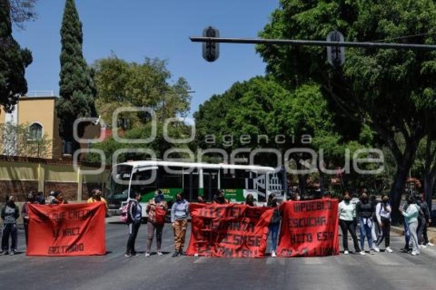 MANIFESTACIÓN . NORMALISTAS