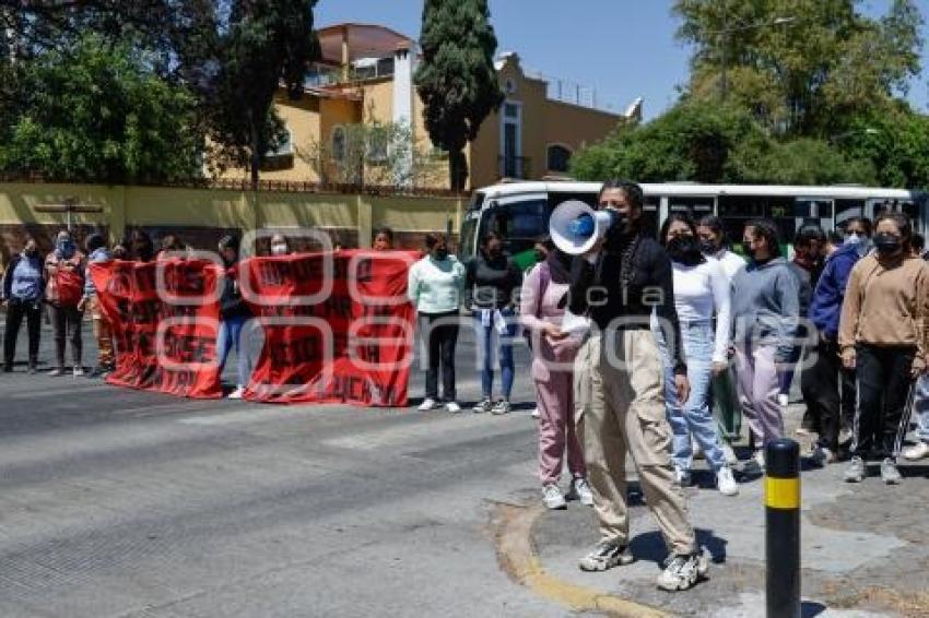MANIFESTACIÓN . NORMALISTAS