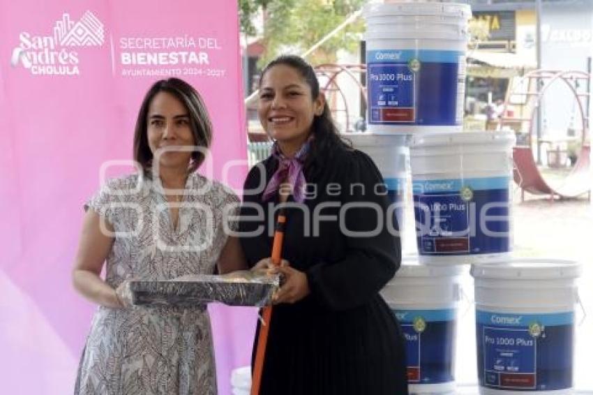 SAN ANDRÉS CHOLULA . ENTREGA PINTURA A ESCUELAS